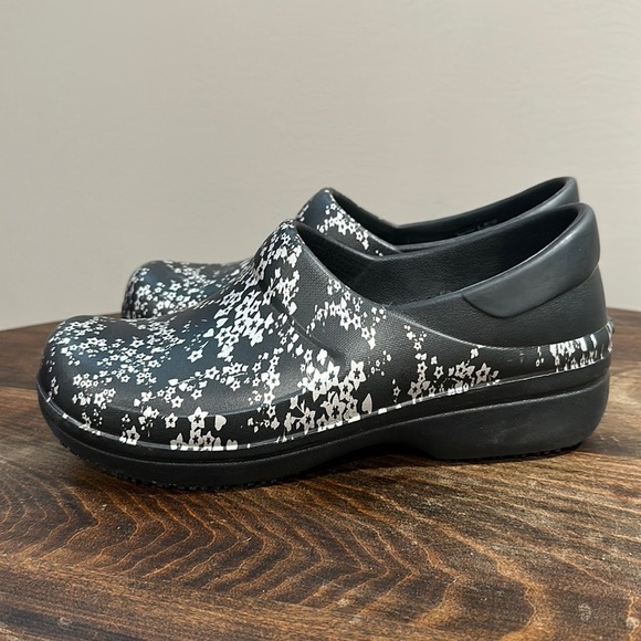 Crocs Clog Women’s Size 8 Neria Pro II Clog Work Slip On SR Shoes Nursing - Picture 5 of 8